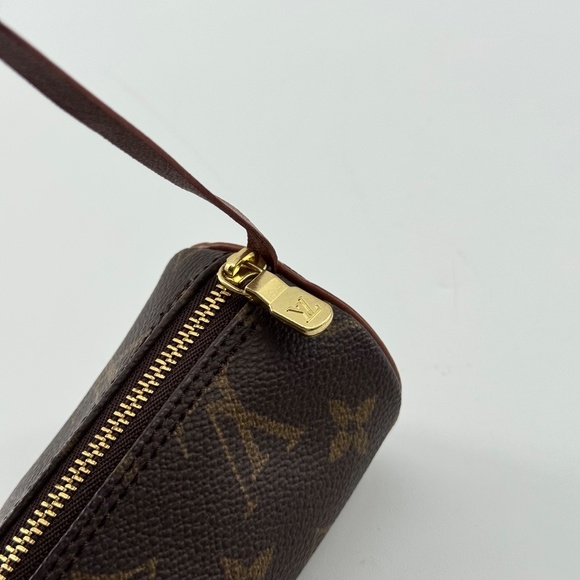 Louis Vuitton Papillon Pouch - Picture 7 of 8